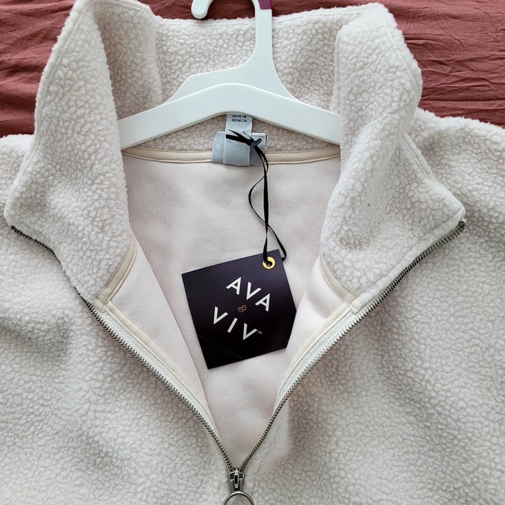 NWT Women's Plus Size 4X Fleece Pullover Outerwear Cream Color